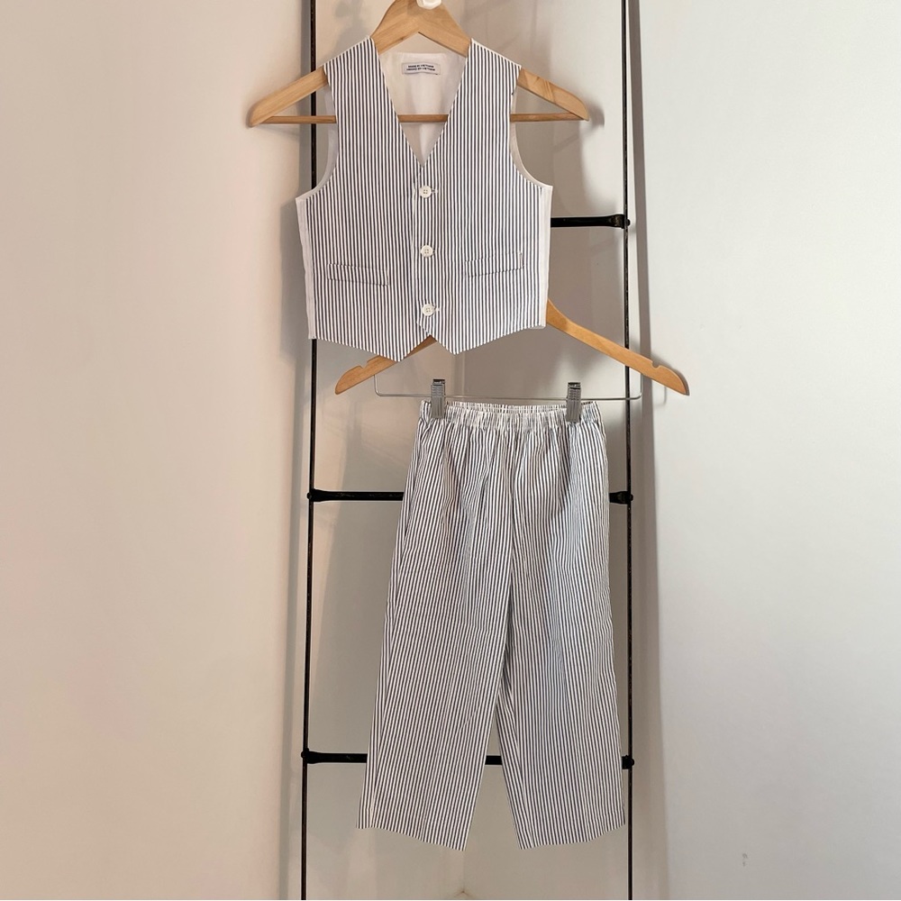 2 piece Striped Seer Sucker Outfit 3T
